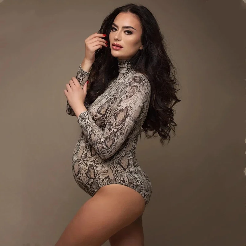Plus Size Leopard Print Stretchy Maternity Photography Bodysuits High Neck Full Sleeve Pregnancy Bodysuit Dress For Photoshoot
Plus Size Leopard Print Stretchy Maternity Photography Bodysuits High Neck Full Sleeve Pregnancy Bodysuit Dress For Photoshoot