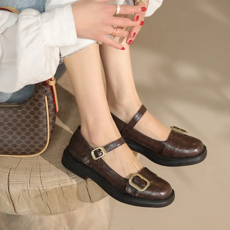 Spring Shoes Female British Style Stone Pattern Pu Pumps Women Low Heels Metal Buckle Platform Casual Mary Jane Shoes Size 42 43
Spring Shoes Female British Style Stone Pattern Pu Pumps Women Low Heels Metal Buckle Platform Casual Mary Jane Shoes Size 42 43
