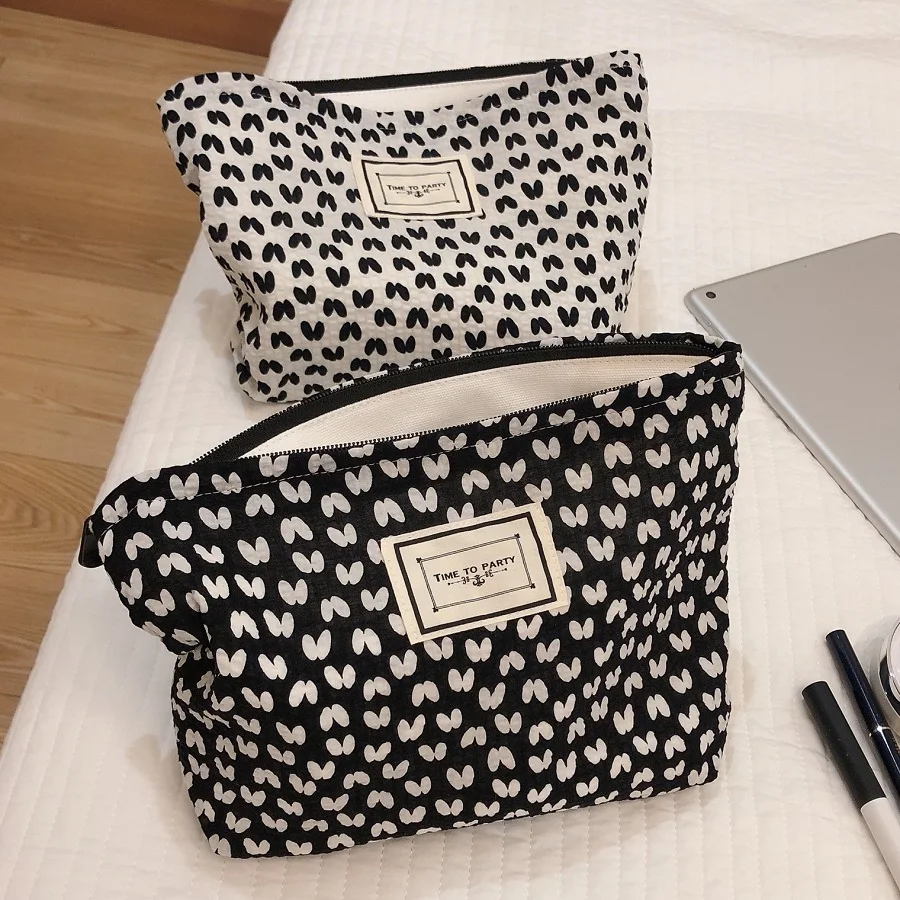 Cute Heart Cosmetic Bag Case Cotton Makeup Brushes Organizer Women Necesserie Beauty Storage Pouch Large Toilet Washing Kits Bag
Cute Heart Cosmetic Bag Case Cotton Makeup Brushes Organizer Women Necesserie Beauty Storage Pouch Large Toilet Washing Kits Bag