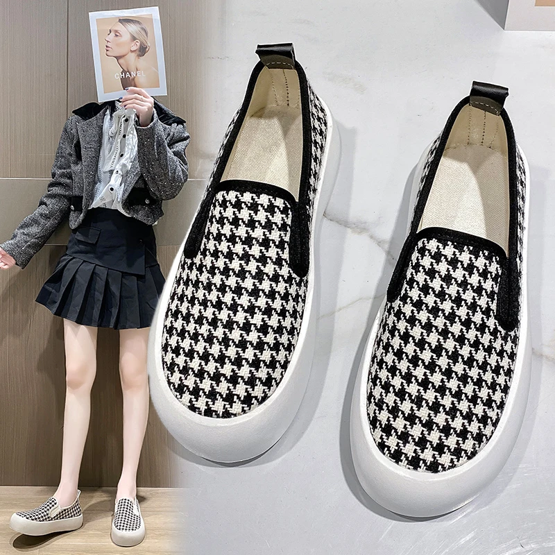Canvas shoes women's 2022 spring new large-toe shoes thick-soled bread shoes casual low-top slip-on shoes women
Canvas shoes women's 2022 spring new large-toe shoes thick-soled bread shoes casual low-top slip-on shoes women