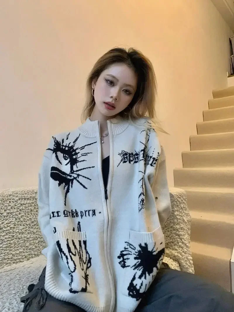 Loose Stand Up Collar Sweater Woman Autumn And Winter Hand-painted Pattern Knit Cardigan Pocket Decoration Vintage Clothes
Loose Stand Up Collar Sweater Woman Autumn And Winter Hand-painted Pattern Knit Cardigan Pocket Decoration Vintage Clothes