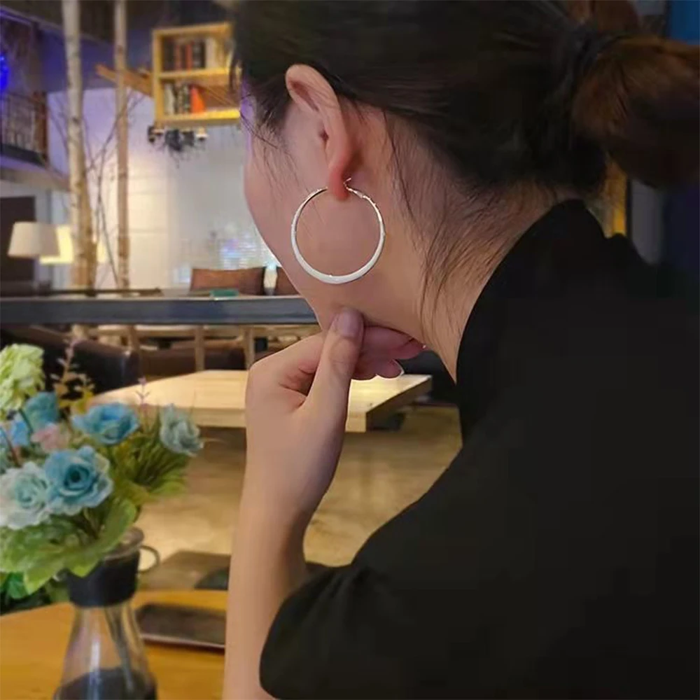 2021 New Tide Drop Glaze Large Circle Earrings Female Senior Sense Of French Temperament Circle Earrings Pins 
2021 New Tide Drop Glaze Large Circle Earrings Female Senior Sense Of French Temperament Circle Earrings Pins