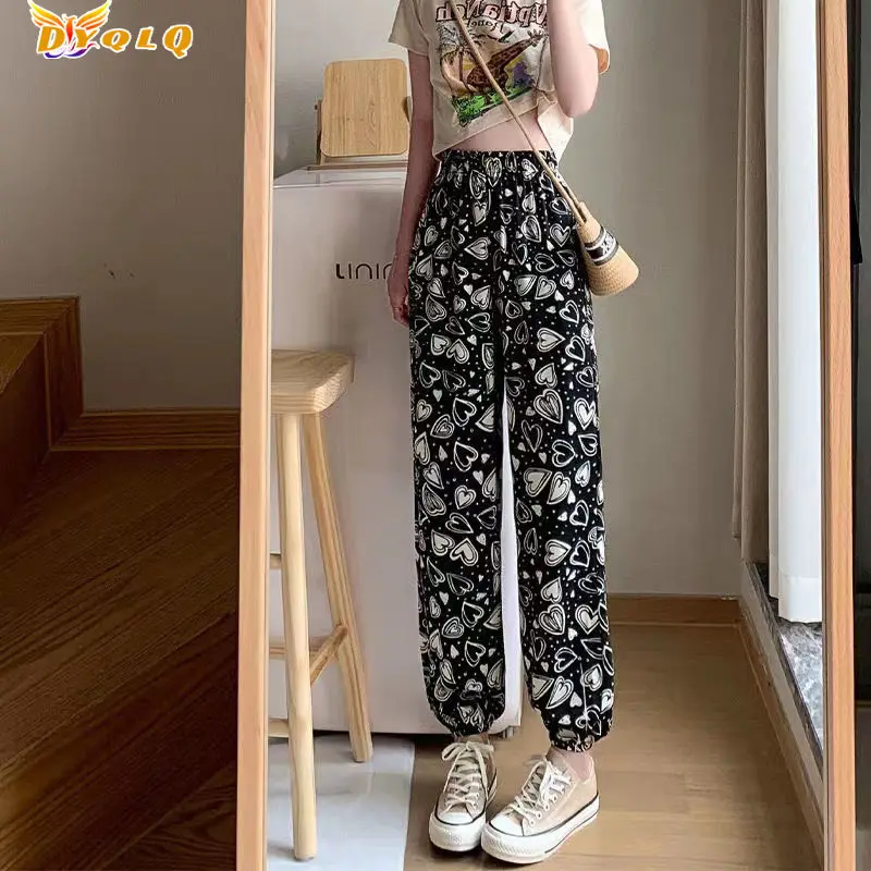 Short Pants Women's Summer New Casual Pants Letter Printing Ice and Snow Silk Nine-point Pants Slimming Sunscreen Harem Pants
Short Pants Women's Summer New Casual Pants Letter Printing Ice and Snow Silk Nine-point Pants Slimming Sunscreen Harem Pants