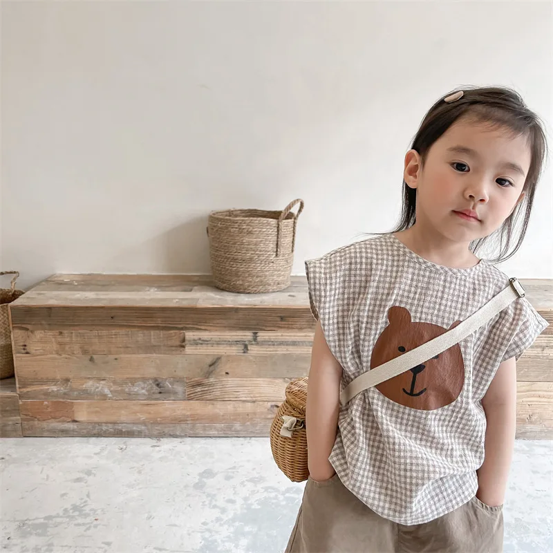 2022 Summer baby girls cartoon bear plaid blouses linen cotton loose short sleeve Tops
2022 Summer baby girls cartoon bear plaid blouses linen cotton loose short sleeve Tops