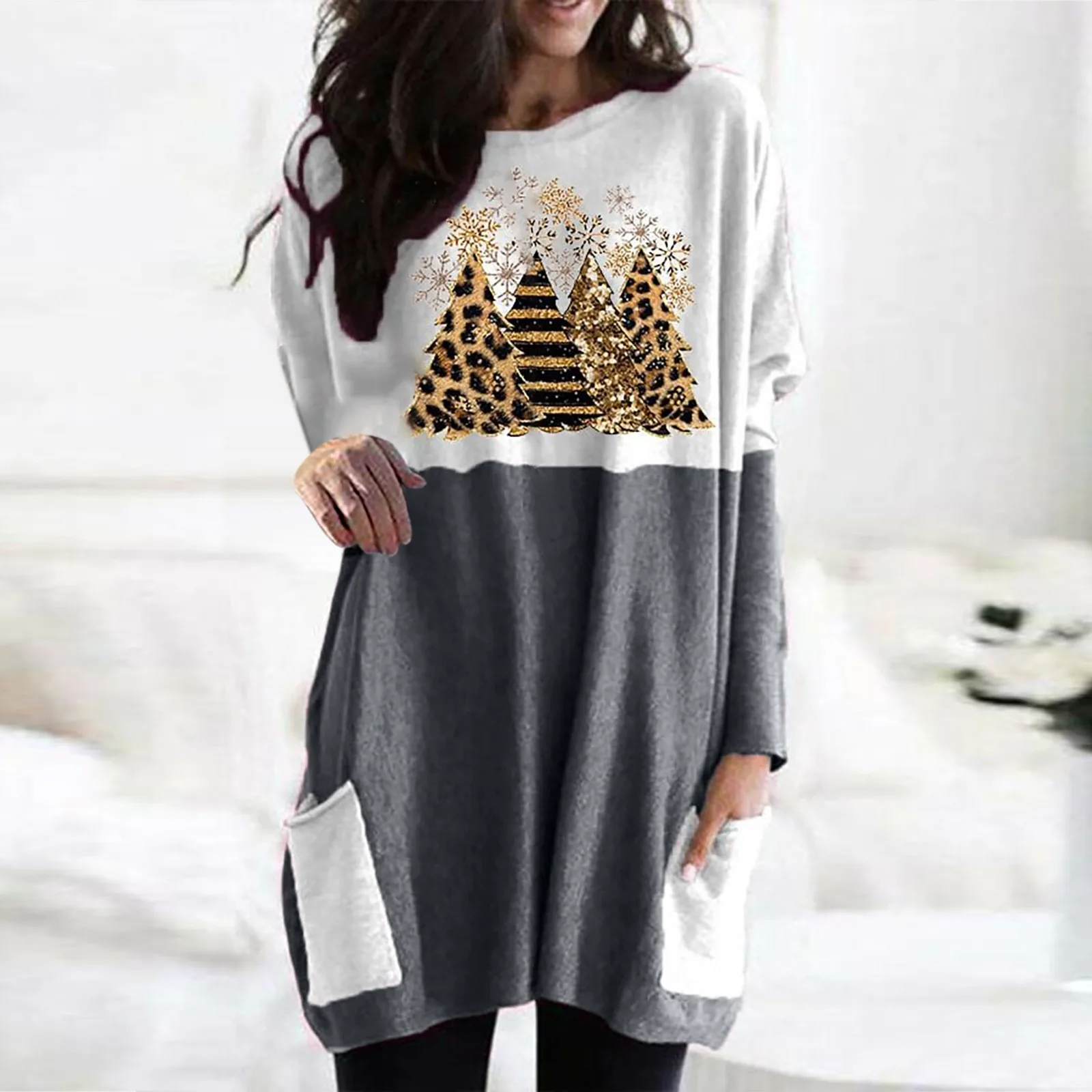 Women's Christmas Color Matching Print Long Sleeved Sweatshirt Casual Blouse Short Wrap Dress
Women's Christmas Color Matching Print Long Sleeved Sweatshirt Casual Blouse Short Wrap Dress