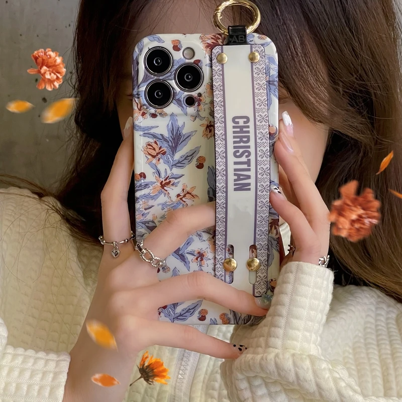 Чехол для iPhone 14 13 12 11 Pro Xs Max Xr X, противоударный чехол с ремешком на запястье, с рисунком в стиле ретро, роскошный модный
Чехол для iPhone 14 13 12 11 Pro Xs Max Xr X, противоударный чехол с ремешком на запястье, с рисунком в стиле ретро, роскошный модный