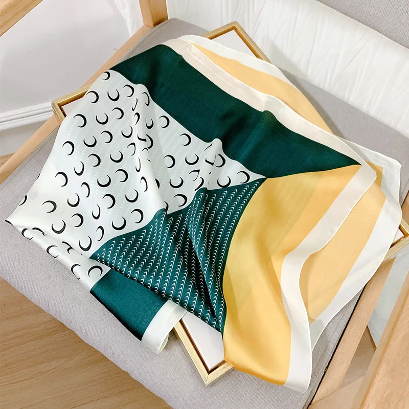 2022 New 70cm Silk Satin Headband Scarf Women Print Neck Tie Female Square Shawl Hand Wirst Kerchief Accessores Four Seasons
2022 New 70cm Silk Satin Headband Scarf Women Print Neck Tie Female Square Shawl Hand Wirst Kerchief Accessores Four Seasons