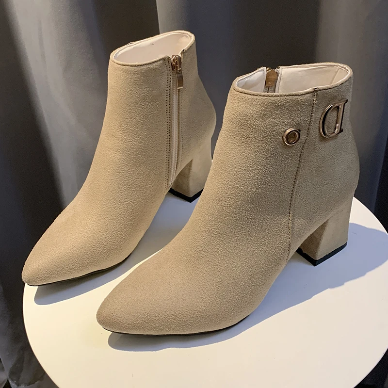Women Work Boots Women 2022 New Fashion Large Size 43 Women Ankle Boots Women's Medium Heel Pointed Women Boots Boots Women
Women Work Boots Women 2022 New Fashion Large Size 43 Women Ankle Boots Women's Medium Heel Pointed Women Boots Boots Women