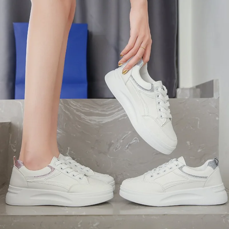 BCEBYL Spring Fashion New Breathable Flat Bottom Round Toe Thick Bottom Casual Lace-up Sports Women's Shoes Zapatos Mujer
BCEBYL Spring Fashion New Breathable Flat Bottom Round Toe Thick Bottom Casual Lace-up Sports Women's Shoes Zapatos Mujer