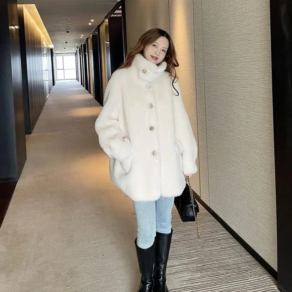 Faux Sheep Coat For Women Winter 2022 Vintage Stand Collar Loose Warm Fur Jacket Woman Long Sleeve Solid Color Thicken Outerwear
Faux Sheep Coat For Women Winter 2022 Vintage Stand Collar Loose Warm Fur Jacket Woman Long Sleeve Solid Color Thicken Outerwear