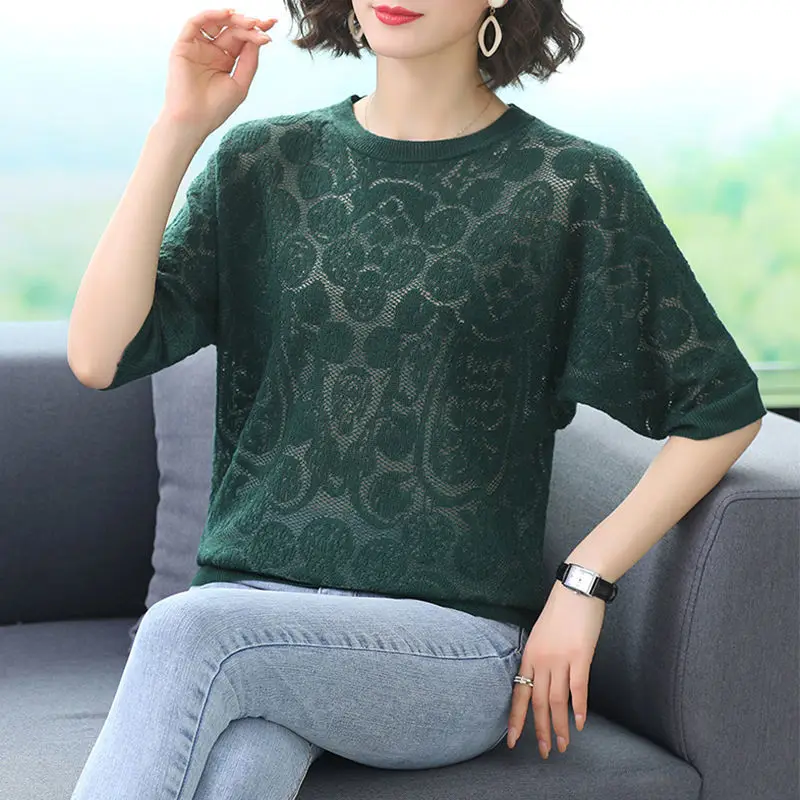 Женский трикотажный свитер с рукавом летучая мышь, с круглым вырезом 
Женский трикотажный свитер с рукавом летучая мышь, с круглым вырезом