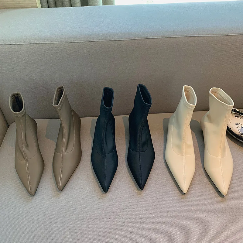 2022 Spring Autumn New Western Style Women Fashion Temperament Pointed Toe Street Boots Thin Heel Small Cat Heel Short Boots
2022 Spring Autumn New Western Style Women Fashion Temperament Pointed Toe Street Boots Thin Heel Small Cat Heel Short Boots