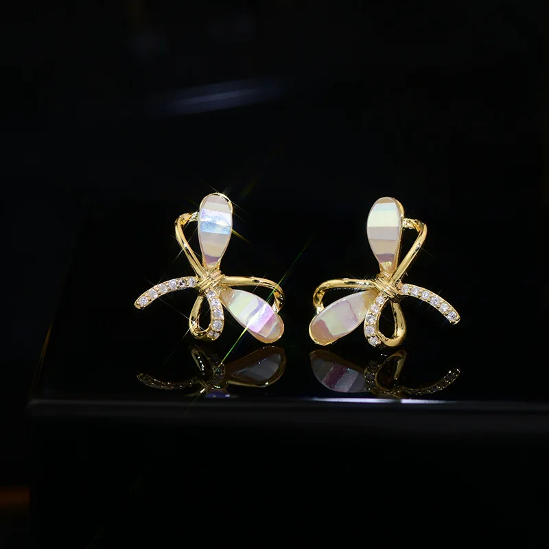 2022 Korean New Exquisite Small Bow Earrings Fashion Temperament Versatile Earrings Elegant Female Jewelry
2022 Korean New Exquisite Small Bow Earrings Fashion Temperament Versatile Earrings Elegant Female Jewelry