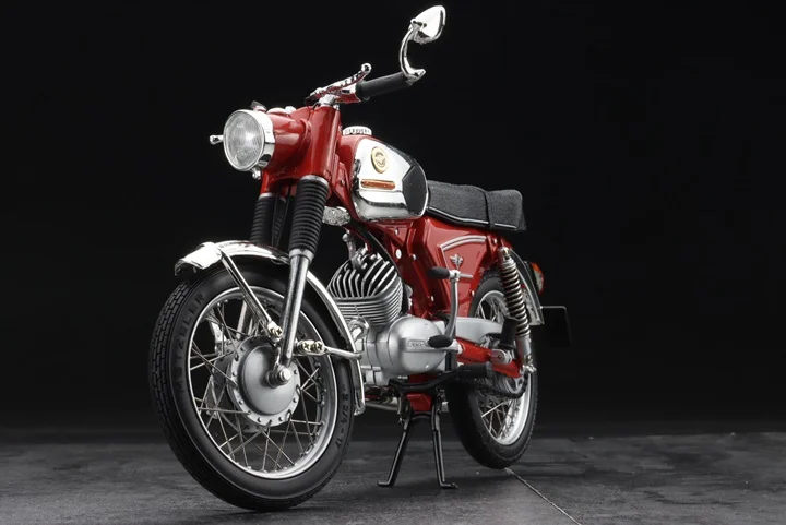 Schuco 1:10 Zundapp KS 50 ретро мотоцикл ограниченный выпуск металлическая статическая модель автомобиля игрушка подарок
Schuco 1:10 Zundapp KS 50 ретро мотоцикл ограниченный выпуск металлическая статическая модель автомобиля игрушка подарок