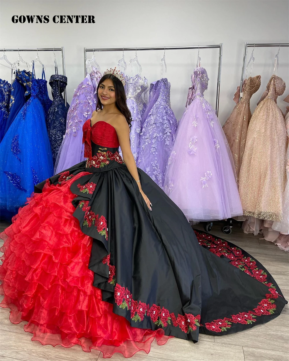 Mexican Red Ruffels Quinceanera Dresses Black With Embroidery Flowers For Girl Ball Gown Dress For Sweet 15 16 Sweetheart Satin
Mexican Red Ruffels Quinceanera Dresses Black With Embroidery Flowers For Girl Ball Gown Dress For Sweet 15 16 Sweetheart Satin