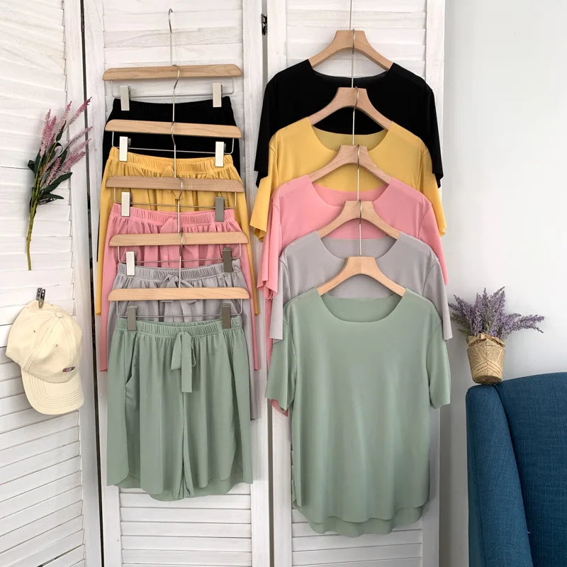 2022 Summer New Ice Silk Pajamas for Women Solid Color Short Pyjamas 2 Piece Set Loose Ladies Homewear Nightie Sleepwear Set
2022 Summer New Ice Silk Pajamas for Women Solid Color Short Pyjamas 2 Piece Set Loose Ladies Homewear Nightie Sleepwear Set