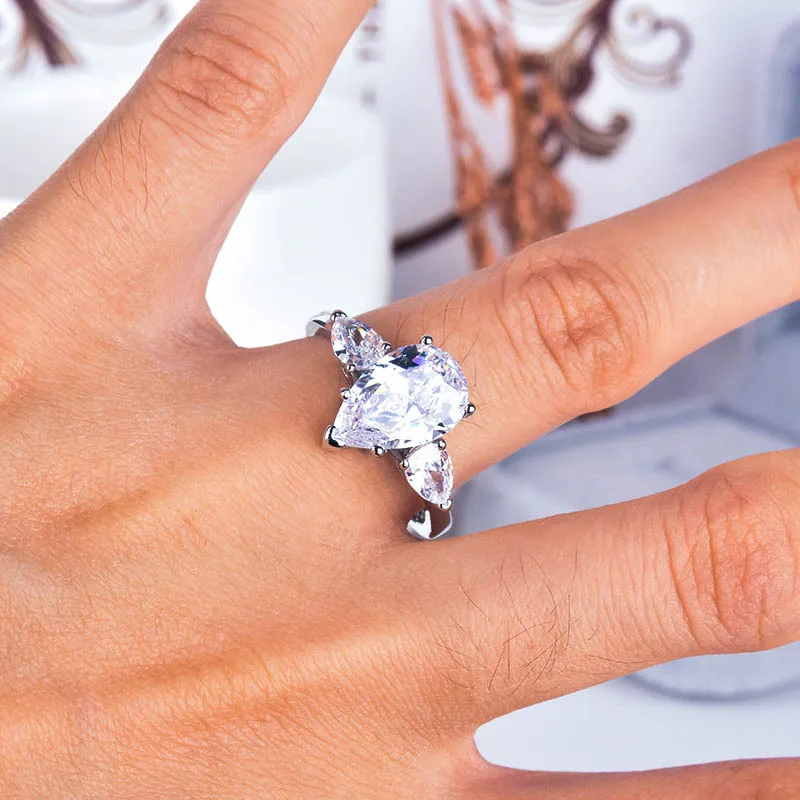 New Classic Water Drop Women's Ring, with Tiny Teardrop Crystal Zircon, for Couples' Wedding Engagement Luxury Jewelry
New Classic Water Drop Women's Ring, with Tiny Teardrop Crystal Zircon, for Couples' Wedding Engagement Luxury Jewelry