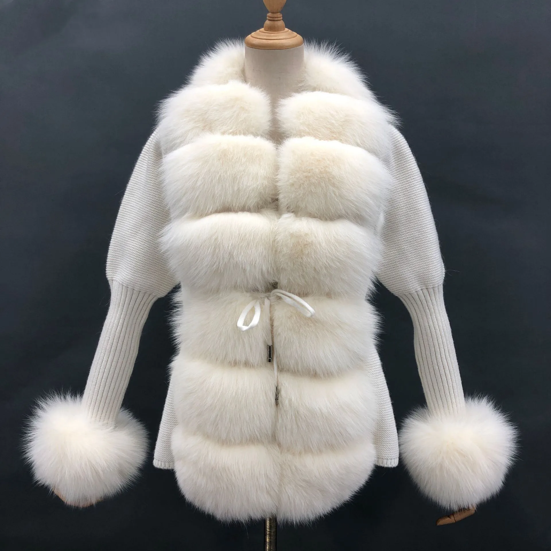 Luxury Fox Fur Front Cuff Sweater Coats Ladies Genuine Fur Detachable Cardigan Jackets Women's Thick Clothes Winter Outwear
Luxury Fox Fur Front Cuff Sweater Coats Ladies Genuine Fur Detachable Cardigan Jackets Women's Thick Clothes Winter Outwear