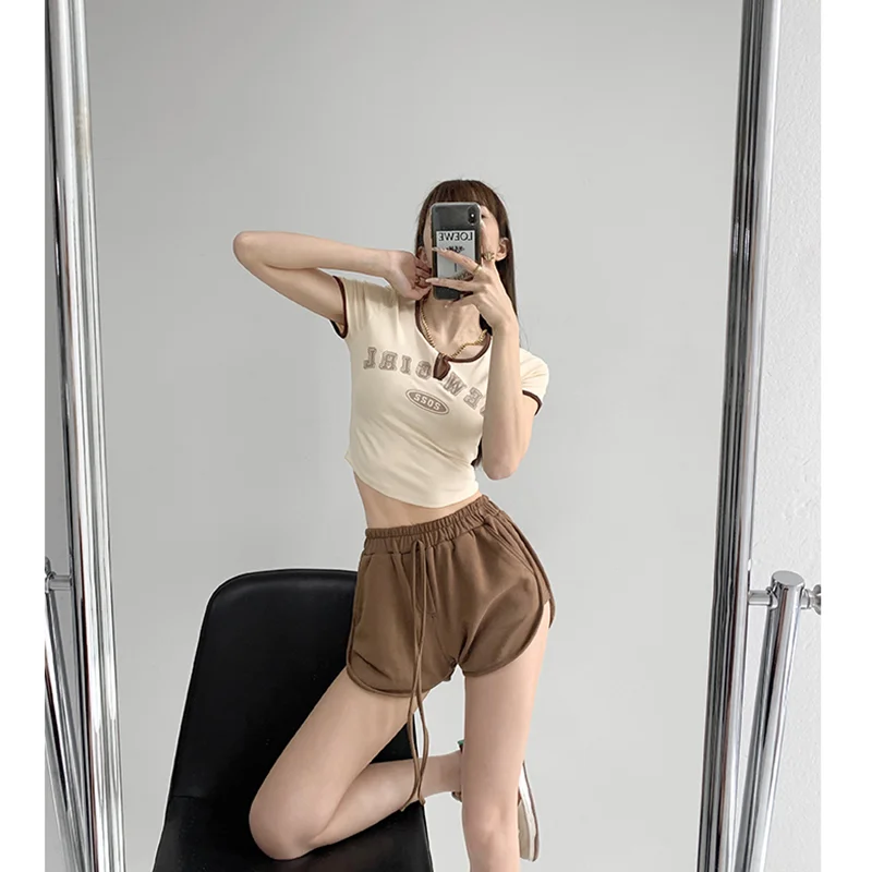 European and American Style Casual Thin Loose Sports Shorts Women's Summer Solid Color Girls Short Pants Trend 2023 New Style
European and American Style Casual Thin Loose Sports Shorts Women's Summer Solid Color Girls Short Pants Trend 2023 New Style