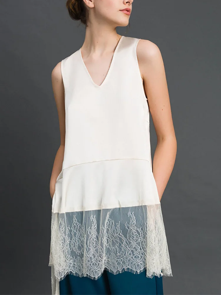 Summer New V-neck Beige Luster Lace Patchwork Irregular Women Tank Tops High Quality Elegant Fashion Undershirt Casual Vocaion
Summer New V-neck Beige Luster Lace Patchwork Irregular Women Tank Tops High Quality Elegant Fashion Undershirt Casual Vocaion