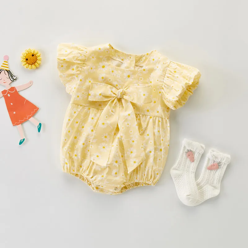 Infant Girls Casual Summer Romper, Yellow Floral Print Square Collar Short Sleeve Jumpsuit with Bow Knot Decor
Infant Girls Casual Summer Romper, Yellow Floral Print Square Collar Short Sleeve Jumpsuit with Bow Knot Decor