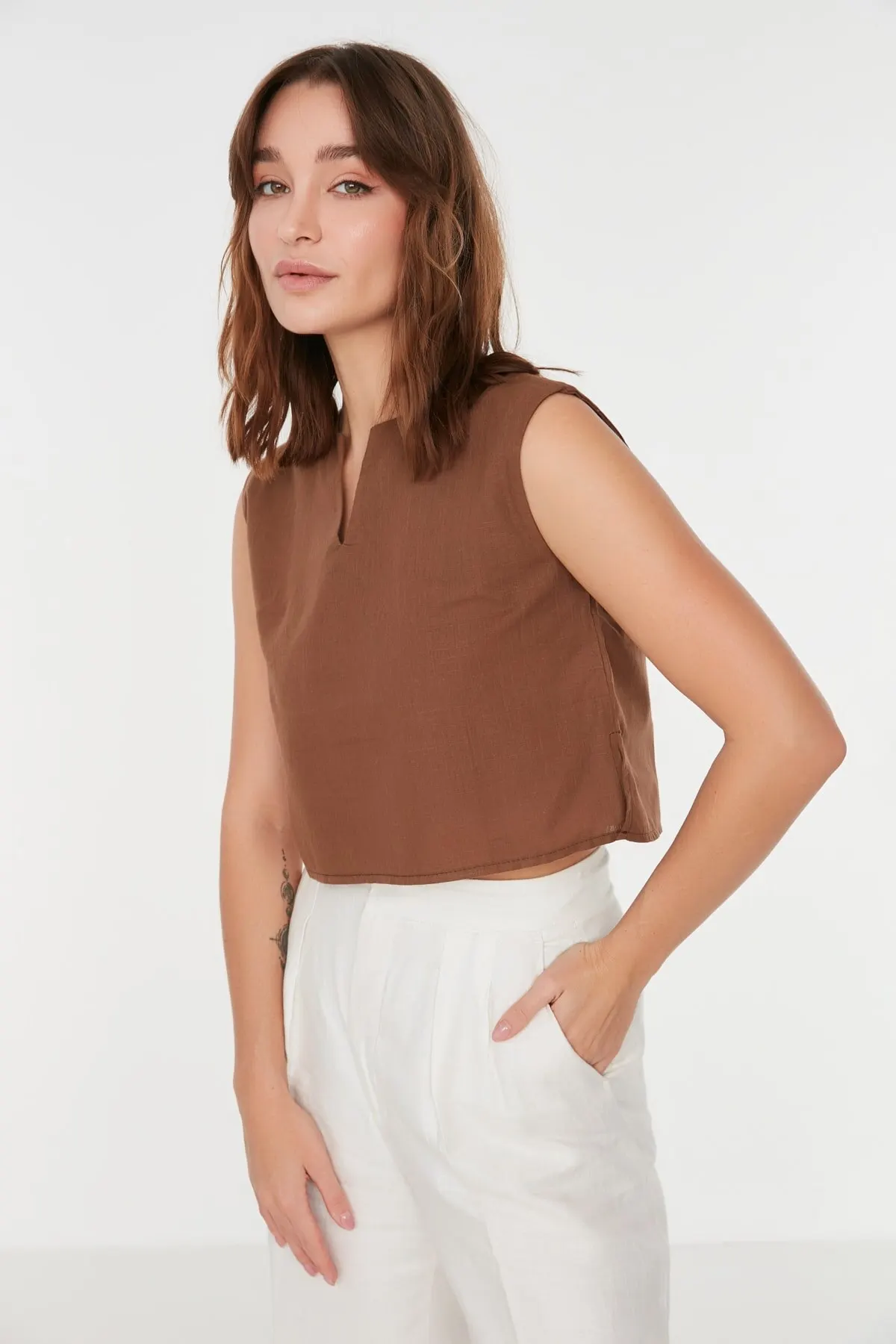 Women's Summer Crop Top Blouse Brown V-Neck Linen Look Blouse Casual Tank Top Vest Blouse
Women's Summer Crop Top Blouse Brown V-Neck Linen Look Blouse Casual Tank Top Vest Blouse