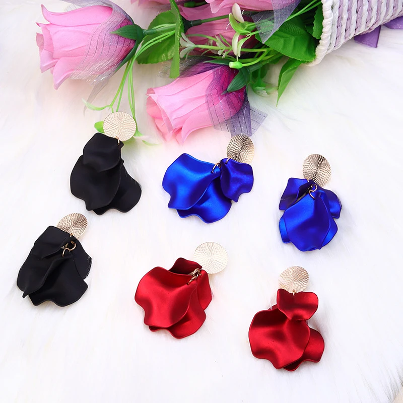

VSnow Exaggerated Blue Black Red Flower Petal Dangle Earings for Women Long Tassel Acrylic Spray Paint Party Earings Jewelry