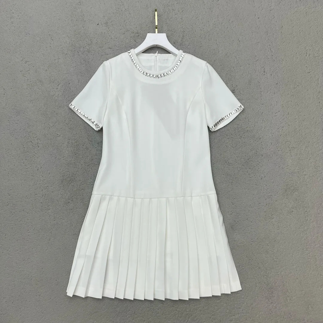 Dress neckline cuffs beaded decoration press pleated skirt fabric soft and comfortable 2023 summer new
Dress neckline cuffs beaded decoration press pleated skirt fabric soft and comfortable 2023 summer new