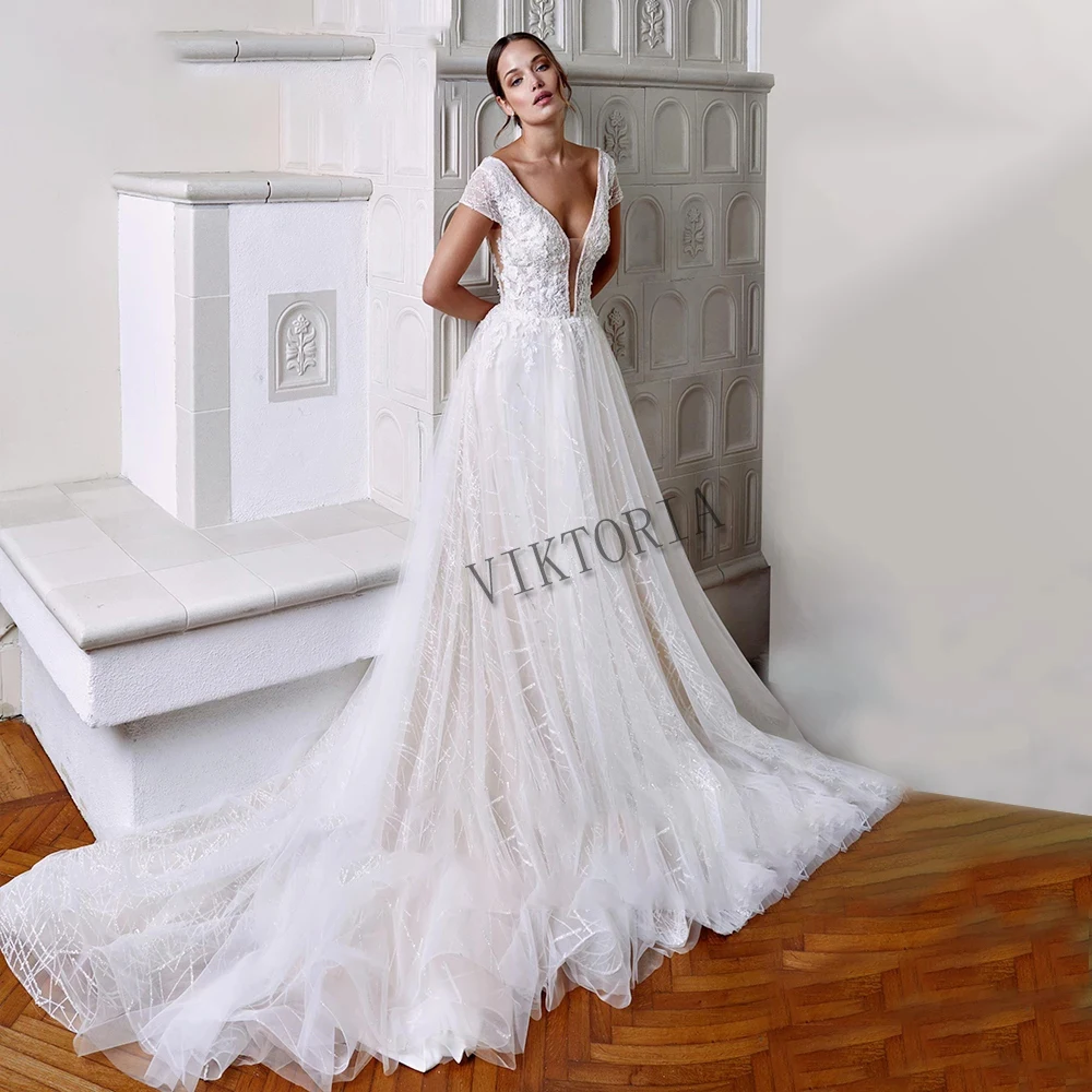 VIKTORIA Princess 2022 Wedding Dresses V-Neck Custom-Made Court Train Backless A-LINE Appliques Vestidos De Novia
VIKTORIA Princess 2022 Wedding Dresses V-Neck Custom-Made Court Train Backless A-LINE Appliques Vestidos De Novia