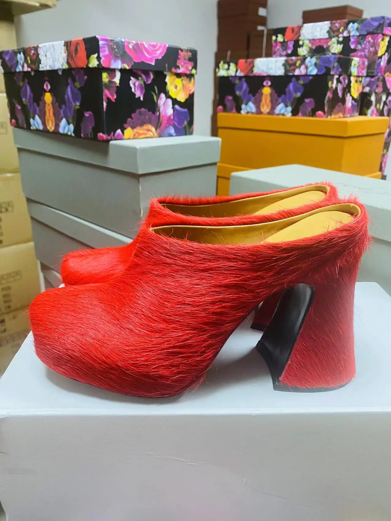 

Italy Red Fur Horse Hair High Heeled.2023 New In Fashion Designer Brand Insole In Leather. Ribbed Rubber Outsole