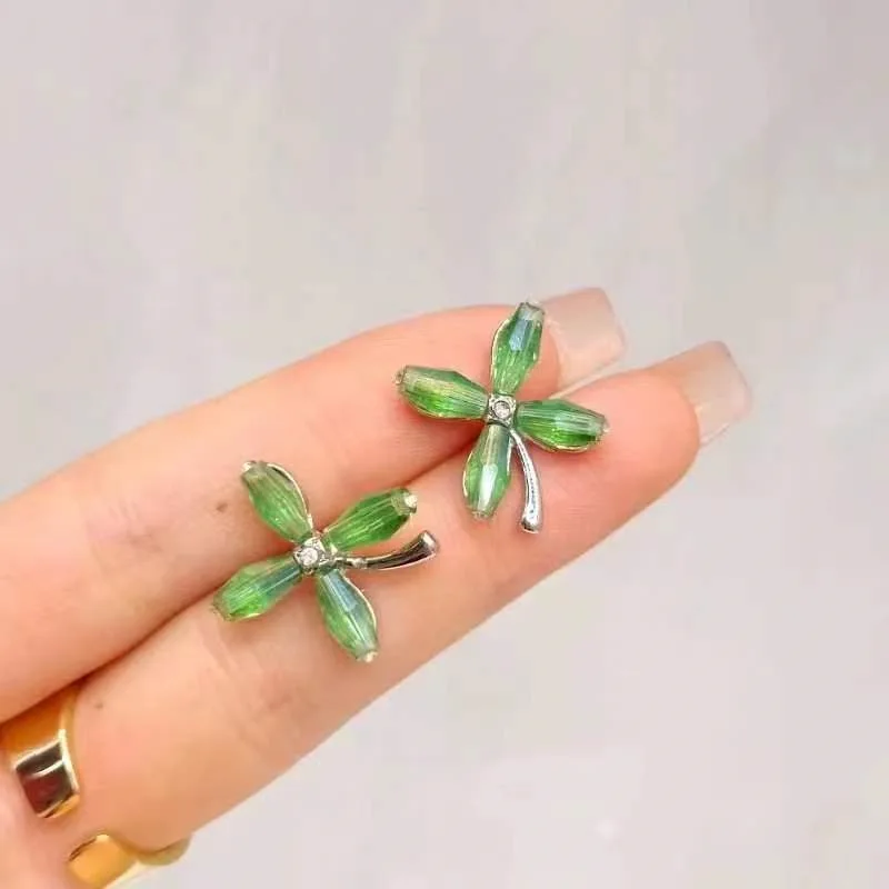 ISouth Korea Versatile Temperament Fashion Flower Earrings Green Horse Eye Personality Small Crowd Raised Earrings Wholesale
ISouth Korea Versatile Temperament Fashion Flower Earrings Green Horse Eye Personality Small Crowd Raised Earrings Wholesale
