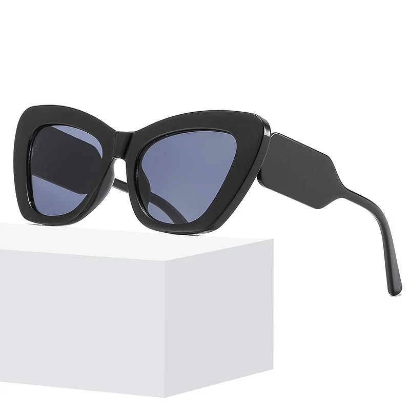 Cat Eye Triangle Gradient Women Men Sunglasses Fashion Vintage Big Frame Sun Glasses Classic Trend Retro Male Female Eyewear
Cat Eye Triangle Gradient Women Men Sunglasses Fashion Vintage Big Frame Sun Glasses Classic Trend Retro Male Female Eyewear
