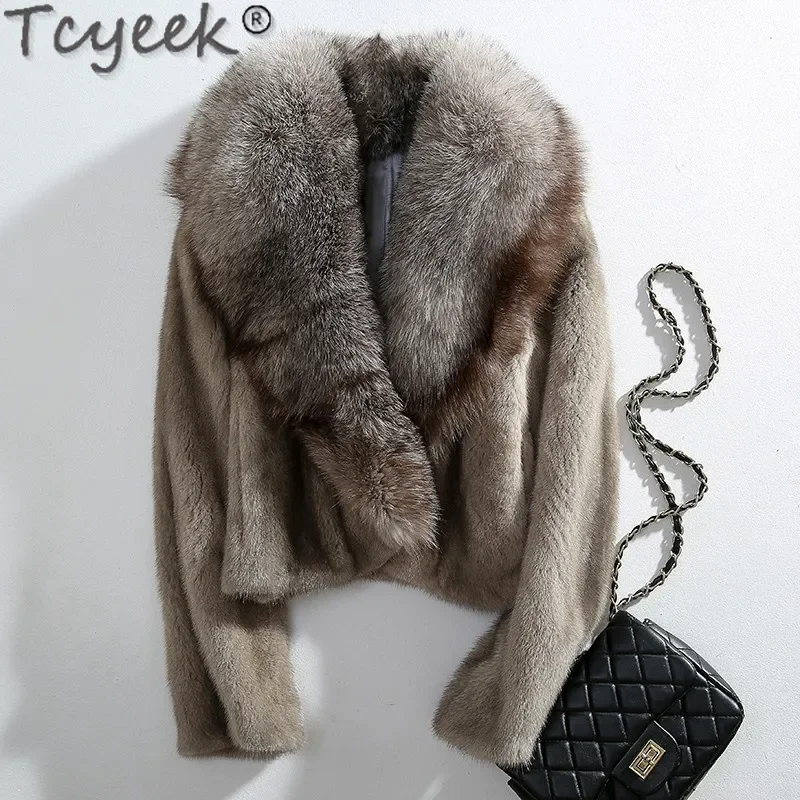 Tcyeek Fox Fur Collar Winter Coat Female Whole Mink Fur Coat Women Clothes Warm Short Fur In One Coat Female Casaco Feminino
Tcyeek Fox Fur Collar Winter Coat Female Whole Mink Fur Coat Women Clothes Warm Short Fur In One Coat Female Casaco Feminino