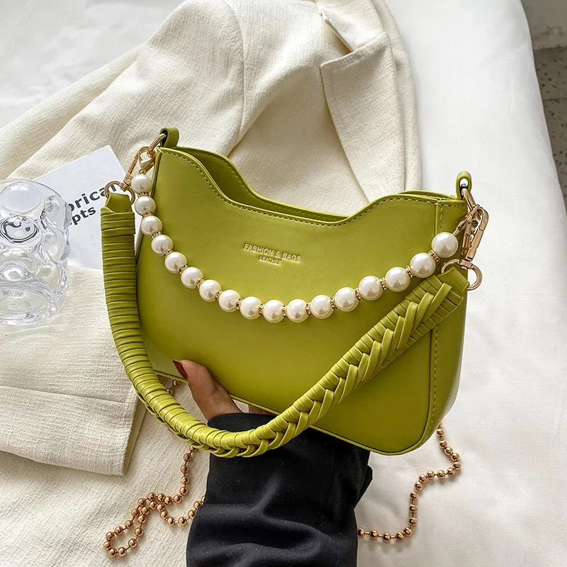New Fashion Pearl Chain Messenger Bag Vintage French Niche Design Women Handbag Popular Trend Shoulder Crossbody Bags Armpit Bag
New Fashion Pearl Chain Messenger Bag Vintage French Niche Design Women Handbag Popular Trend Shoulder Crossbody Bags Armpit Bag