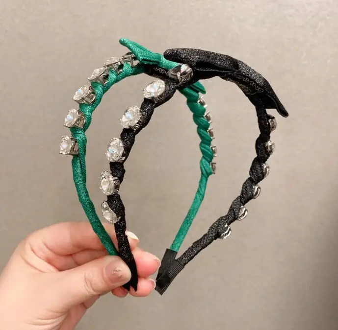 Korean bow sweet cool girl rhinestone metal hairbands all-match full drill chic hair accessory
Korean bow sweet cool girl rhinestone metal hairbands all-match full drill chic hair accessory