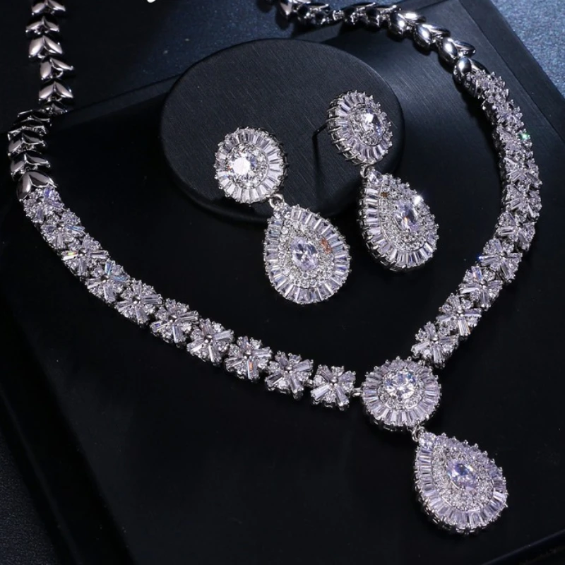 Dubai Super Luxury Water Drop Jewelry Sets Bridal Zircon Necklace And Earring Set Wedding Party Accessories Gifts For Women
Dubai Super Luxury Water Drop Jewelry Sets Bridal Zircon Necklace And Earring Set Wedding Party Accessories Gifts For Women