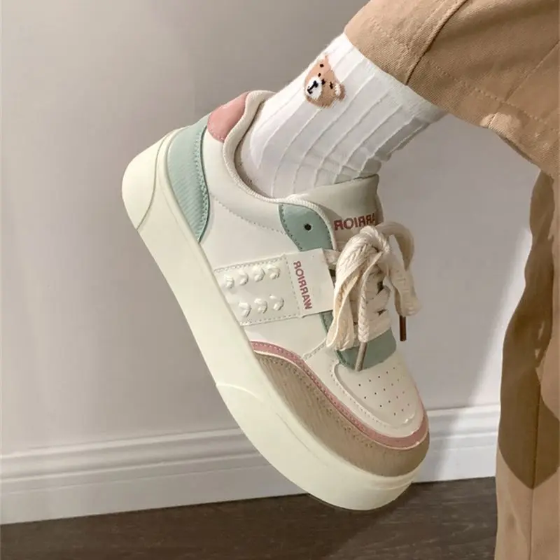 Gradient casual board shoes fashion sneakers ladies outdoor sports walking shoes comfortable work commuter casual shoes
Gradient casual board shoes fashion sneakers ladies outdoor sports walking shoes comfortable work commuter casual shoes
