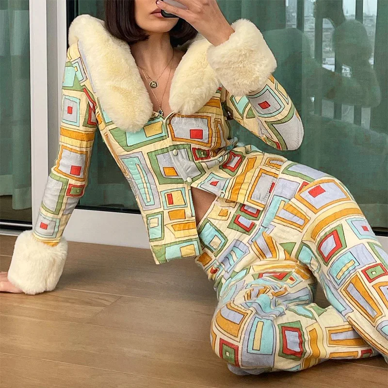 Fur Coat Streetwear Y2K New Knitted Cardigan Sweater Women Long Sleeve Furry Winter Tops Print Casual Cotton Sweater Button Tops
Fur Coat Streetwear Y2K New Knitted Cardigan Sweater Women Long Sleeve Furry Winter Tops Print Casual Cotton Sweater Button Tops