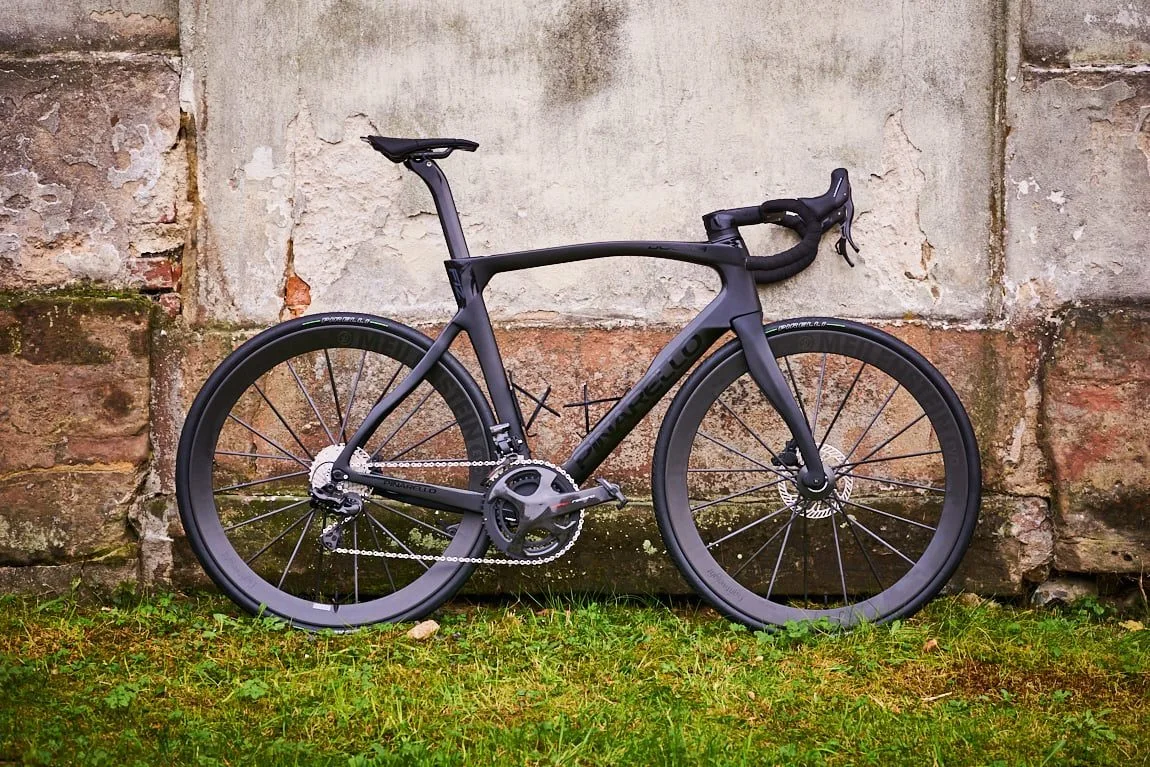 Newest style F road bike frame 2022 top sale taiwan bicycle frame 1k glossy english bsa full carbon frame+handlebar+seatpost
Newest style F road bike frame 2022 top sale taiwan bicycle frame 1k glossy english bsa full carbon frame+handlebar+seatpost