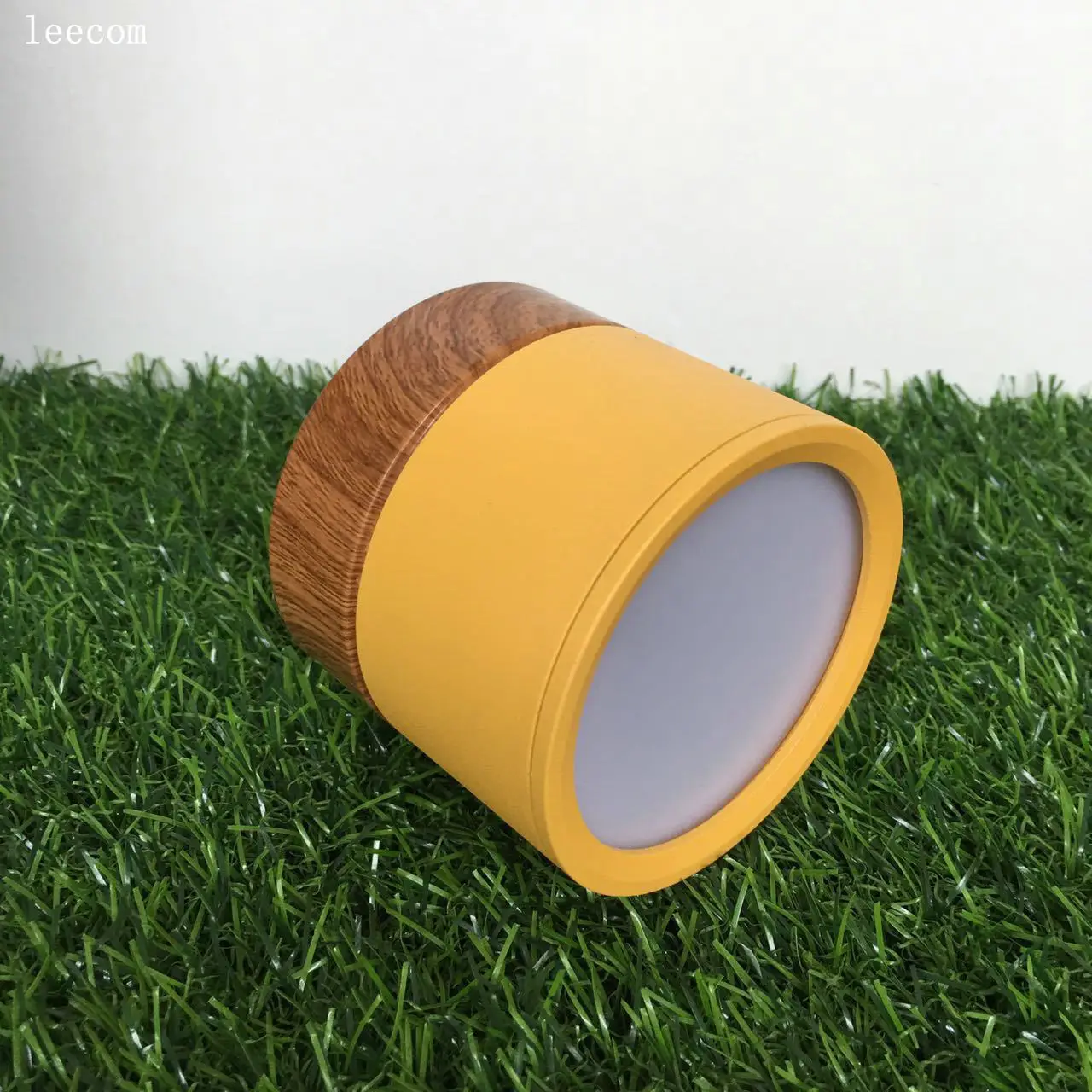 75 мм Светодиодный точечный светильник для поверхностного нижнего света Новый стиль 1 шт. 7 Вт 5 Вт свет, ac95-265 в свет, с высокой яркостью 
75 мм Светодиодный точечный светильник для поверхностного нижнего света Новый стиль 1 шт. 7 Вт 5 Вт свет, ac95-265 в свет, с высокой яркостью