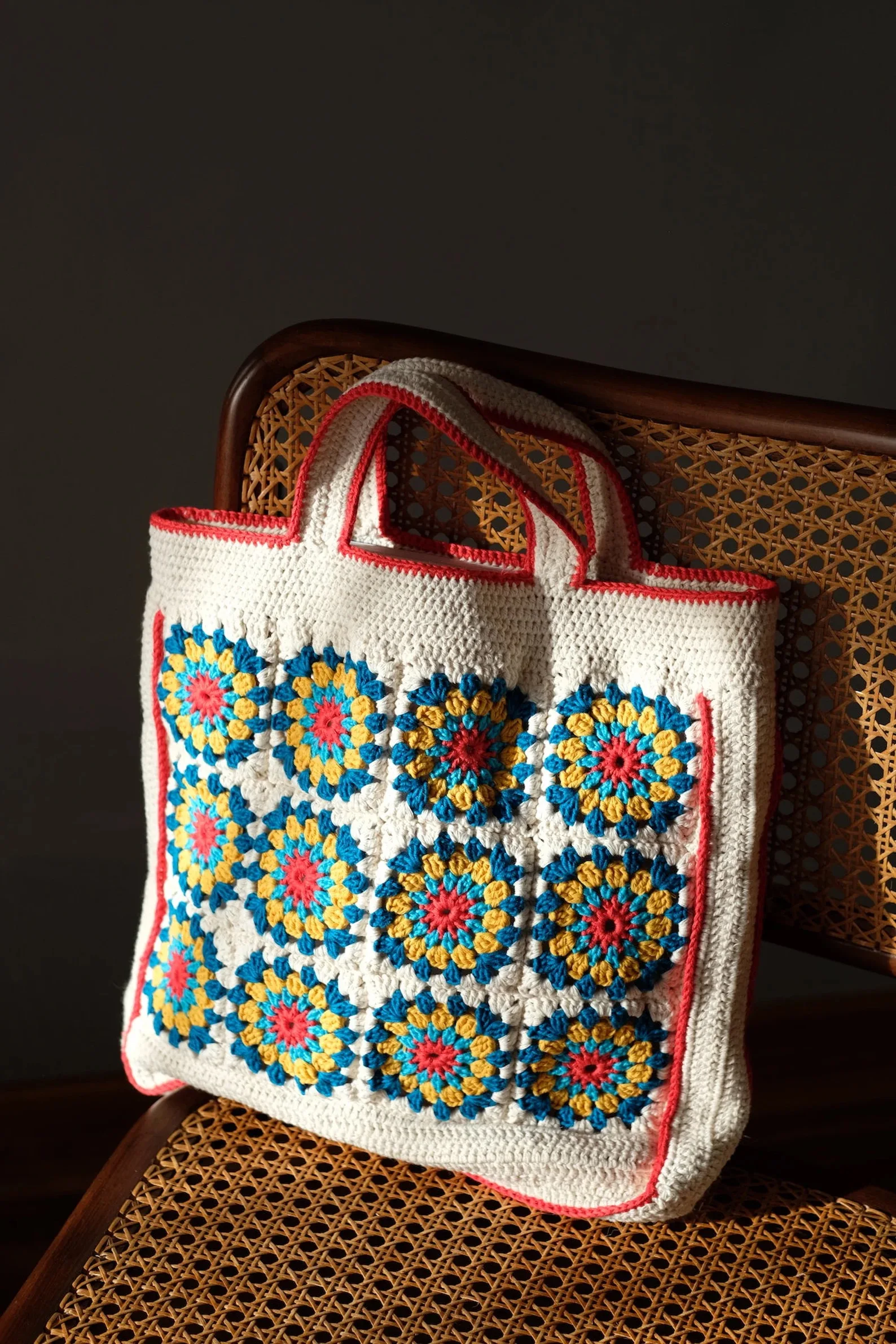 Sunflower Shoulder Bag Granny Square Crochet Bags White Cute Purse Elegant Boho Vintage Colorful Patchwork Handbag
Sunflower Shoulder Bag Granny Square Crochet Bags White Cute Purse Elegant Boho Vintage Colorful Patchwork Handbag