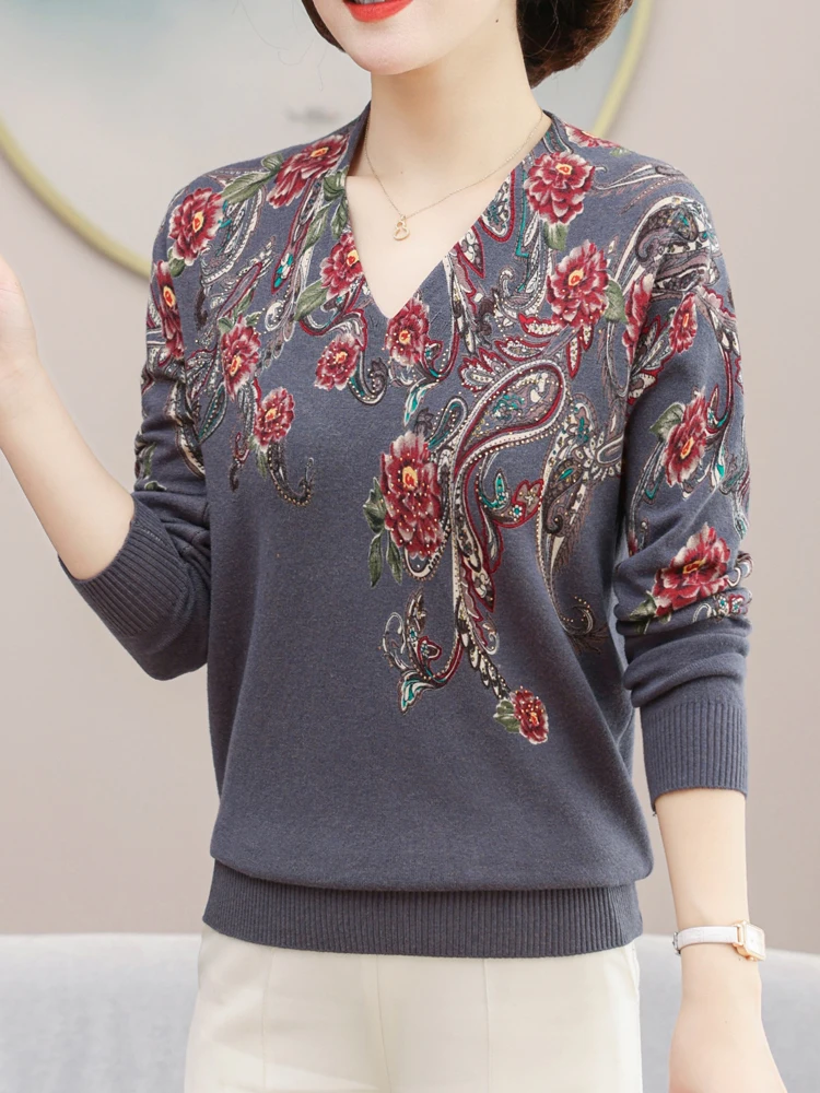 High Quality V Neck Sweater Women Winter Korean Fashion Pullover Femme Women Clothing Causal Floral Print Sweaters For Women
High Quality V Neck Sweater Women Winter Korean Fashion Pullover Femme Women Clothing Causal Floral Print Sweaters For Women