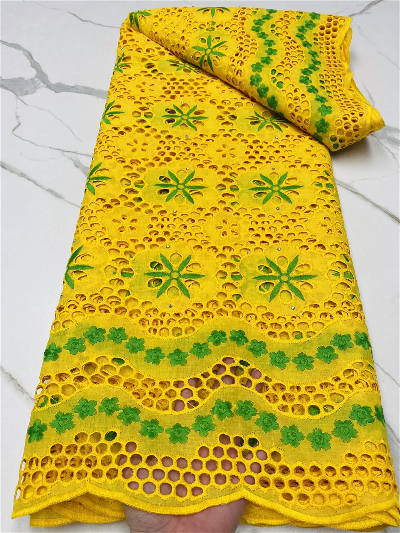 African Dry Lace Fabric 2022 High Quality Embroidery African Swiss Cotton Lace Fabric 5Yards For Wedding Sewing
African Dry Lace Fabric 2022 High Quality Embroidery African Swiss Cotton Lace Fabric 5Yards For Wedding Sewing