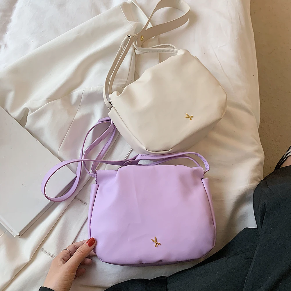 2021 модная женская дизайнерская сумка на шнурке, сумка-мессенджер, повседневная однотонная сумка из искусственной кожи с ножницами, мягкая к...
2021 модная женская дизайнерская сумка на шнурке, сумка-мессенджер, повседневная однотонная сумка из искусственной кожи с ножницами, мягкая к...