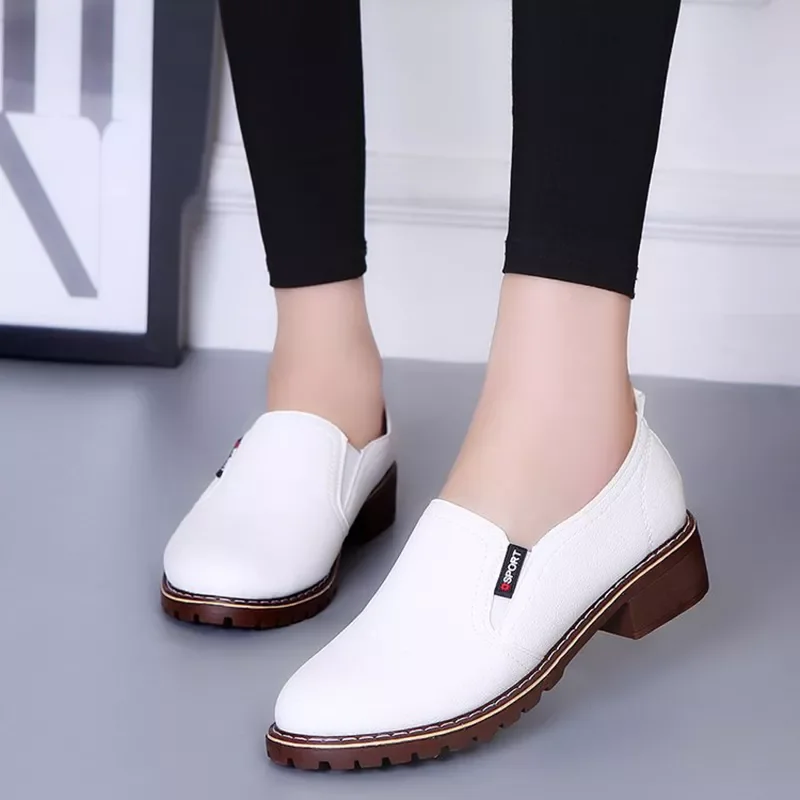 NEW IN Flat Shoes Women Loafers PU Leather Solid Slip on Ladies Shoes Non Slip Square Heel Casual Shoes Zapatos De Mujer
NEW IN Flat Shoes Women Loafers PU Leather Solid Slip on Ladies Shoes Non Slip Square Heel Casual Shoes Zapatos De Mujer