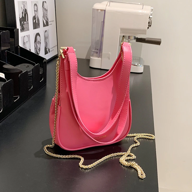 Women Letter Graphic Handbags 2022 PU Leather Large Capacity Chain Square Shoulder Crossbody Bag Femme Fashion Simple Hand Bags
Women Letter Graphic Handbags 2022 PU Leather Large Capacity Chain Square Shoulder Crossbody Bag Femme Fashion Simple Hand Bags