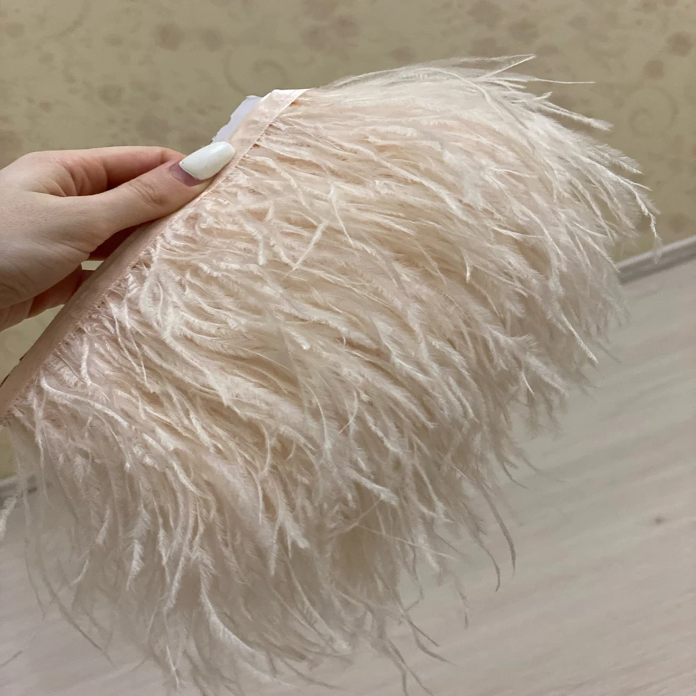 8-10cm Fluffy Ostrich Feather Trim Trimming 1 M Natural Ostrich Feathers Ribbon Fringe Wedding Dress/Skirt Sewing Decor Trims
8-10cm Fluffy Ostrich Feather Trim Trimming 1 M Natural Ostrich Feathers Ribbon Fringe Wedding Dress/Skirt Sewing Decor Trims