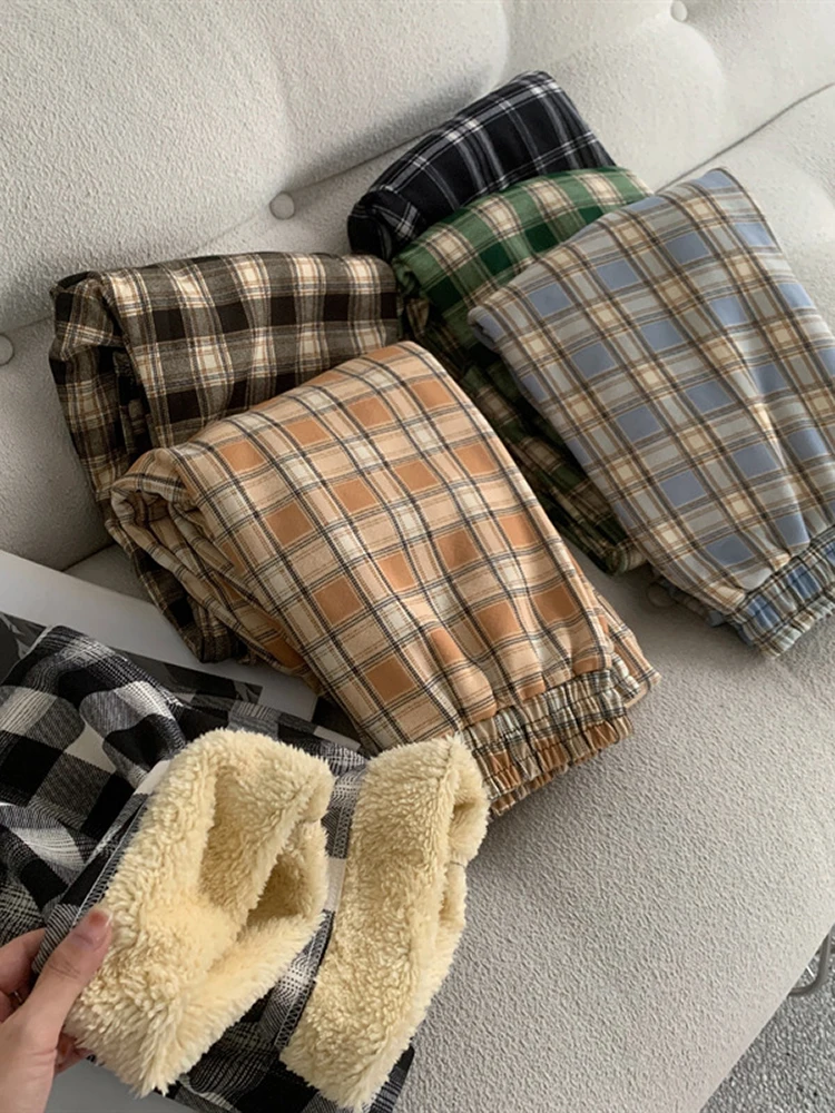 Women Winter Pants Velvet New Fashion Warm Plush Wide Leg Trousers Thick Plaid Printed Casual Loose Streetwear Straight
Women Winter Pants Velvet New Fashion Warm Plush Wide Leg Trousers Thick Plaid Printed Casual Loose Streetwear Straight