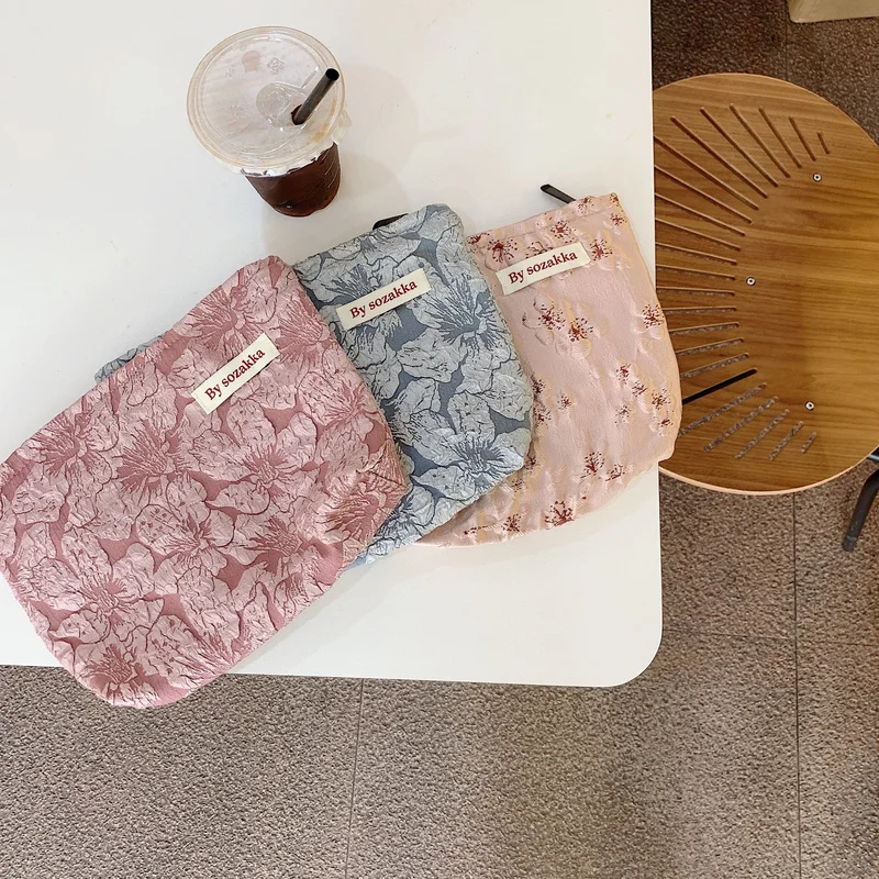 Makeup Bag Women Cotton Fabric Floral Cosmetic Bag Pouch Canvas Zipper Make Up Bag Travel Washing Makeup Organizer Beauty Case
Makeup Bag Women Cotton Fabric Floral Cosmetic Bag Pouch Canvas Zipper Make Up Bag Travel Washing Makeup Organizer Beauty Case