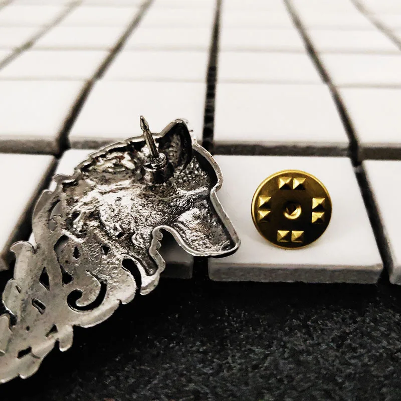 Wolf Head Brooch Fashion Gentleman Punk Men's and Women's Shirt Brooch Suit Coat Pin Wedding Party Dinner Pin Buckle Accessories
Wolf Head Brooch Fashion Gentleman Punk Men's and Women's Shirt Brooch Suit Coat Pin Wedding Party Dinner Pin Buckle Accessories